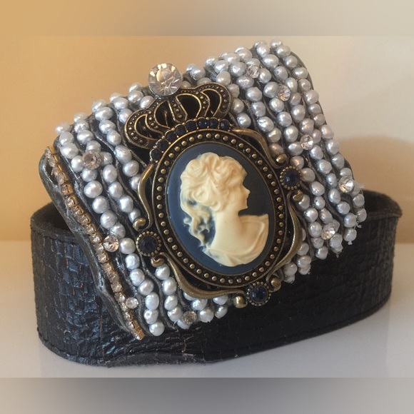 Rustic style belt with cameo and genuine freshwater pearls (NEW) - Picture 1 of 10